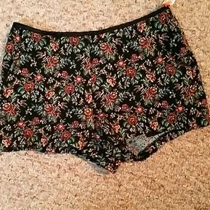 Mine floral shorts